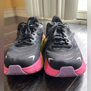 Hoka One One Arahi women sneakers running shoes - size 7.5